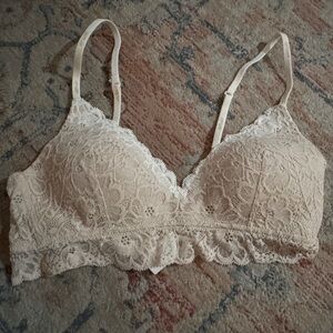 Aerie off white lace lightly padded bralette. Size 34B